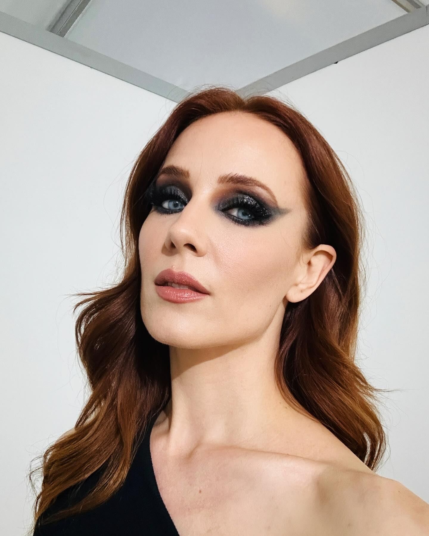 Simone Simons (chanteur néerlandais) ()