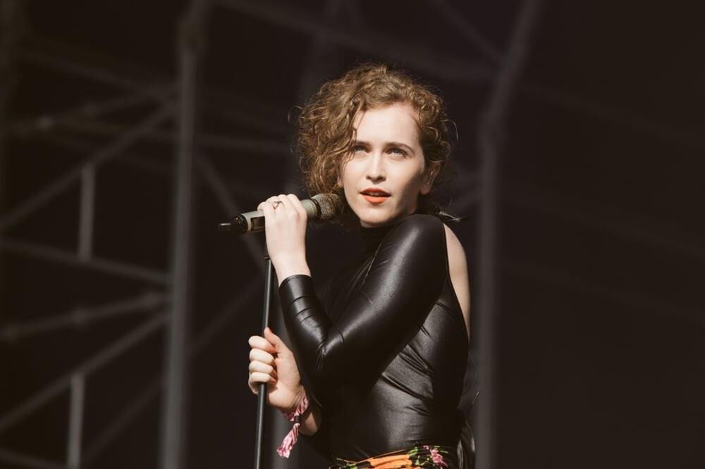 Rae Morris süßer britischer Indie -Pop -Sänger