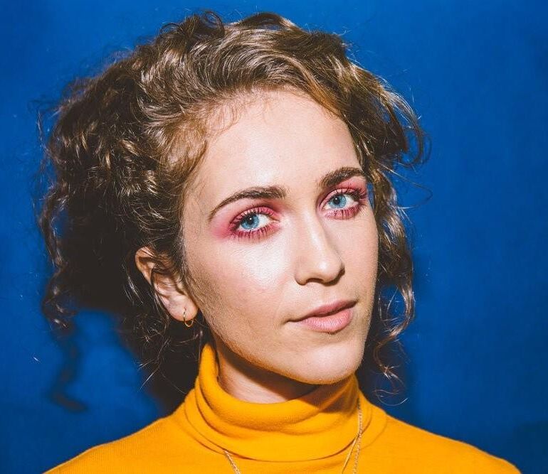 Rae Morris süßer britischer Indie -Pop -Sänger