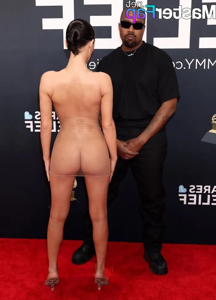 Bianca Censori bei den Grammy Awards