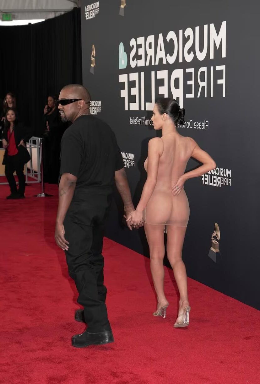 Bianca Censori bei den Grammy Awards