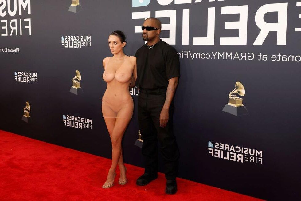 Bianca Censori bei den Grammy Awards