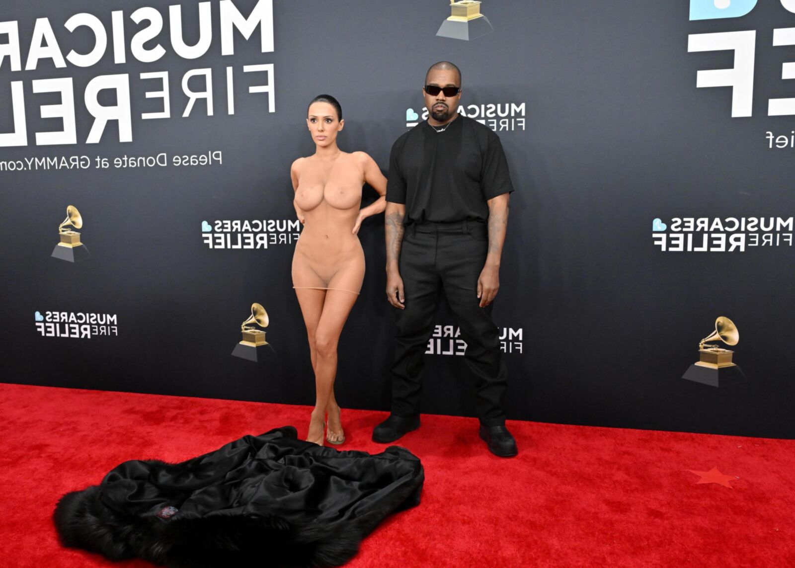 Bianca Censori bei den Grammy Awards