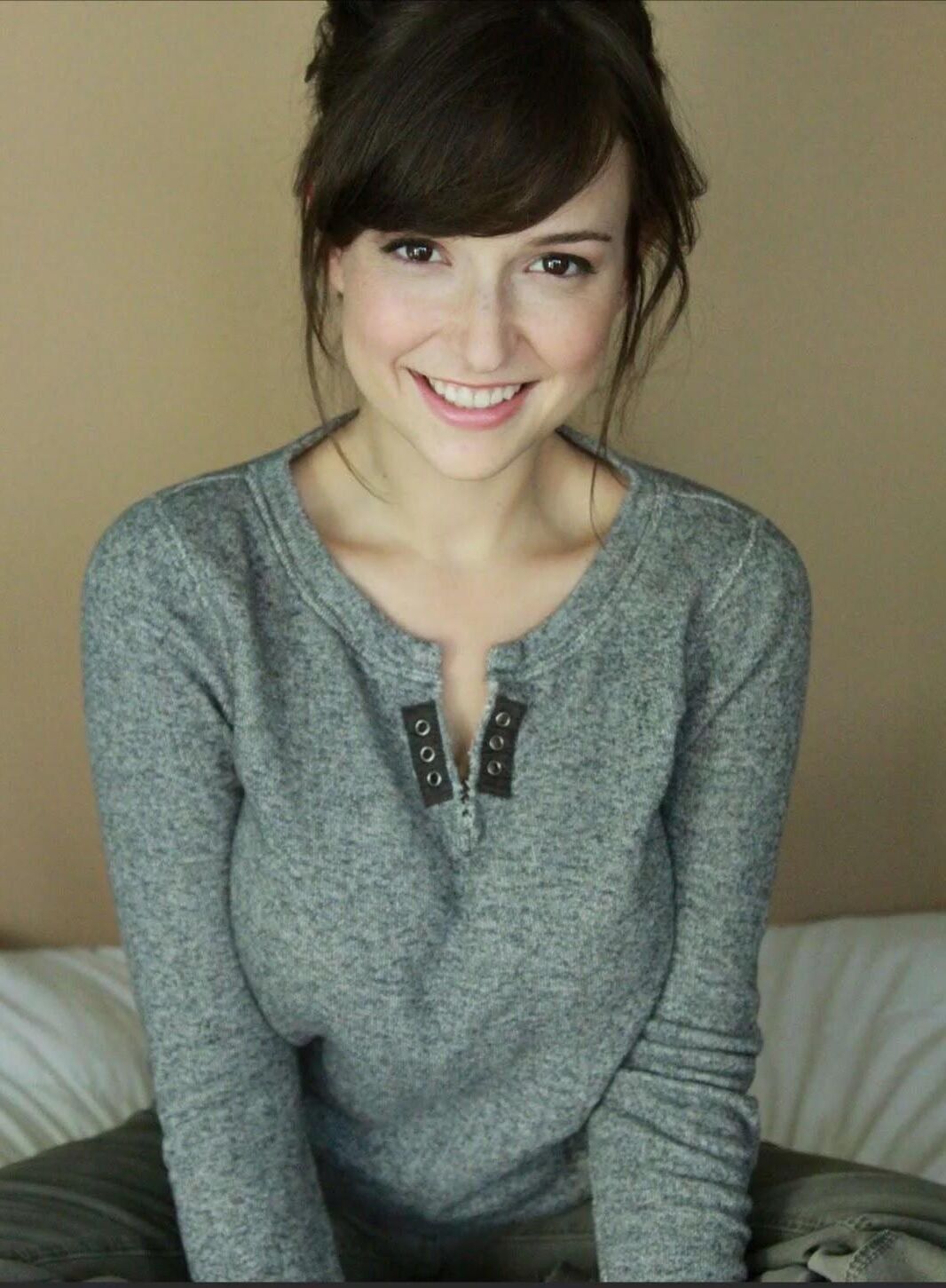 Milana Vayntrub