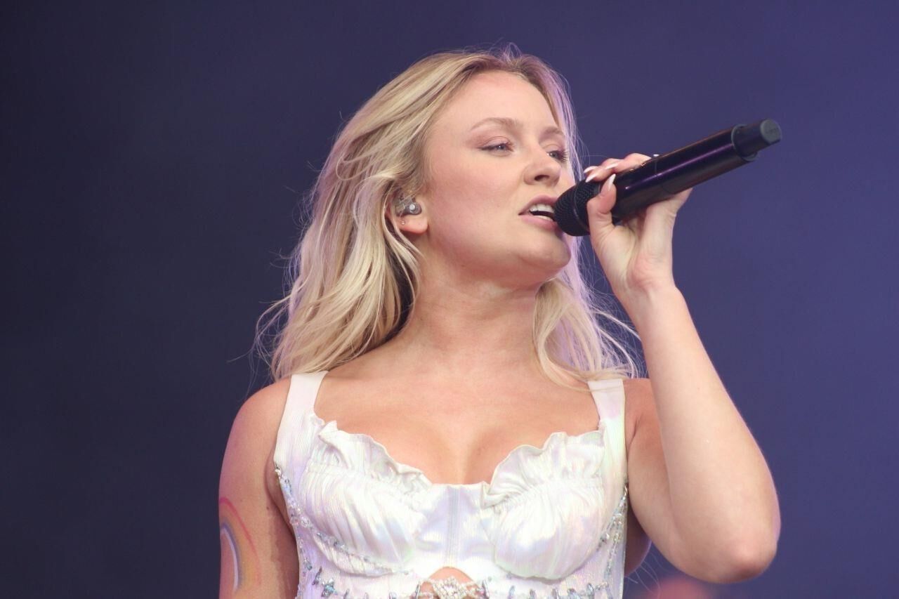 Zara Larsson en Brighton Pride