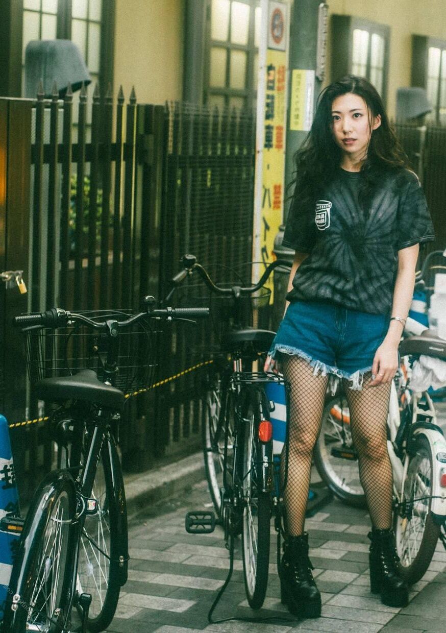 Yaka Yamagishi Newlook Girl Meets Street