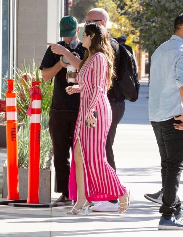 Selena Gomez - Candids de sutiã no Siriusxm