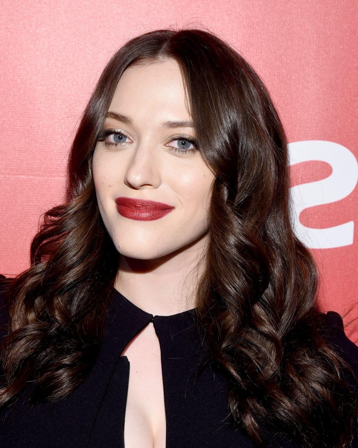 Kat Dennings no Mussares Person of the Year Gala