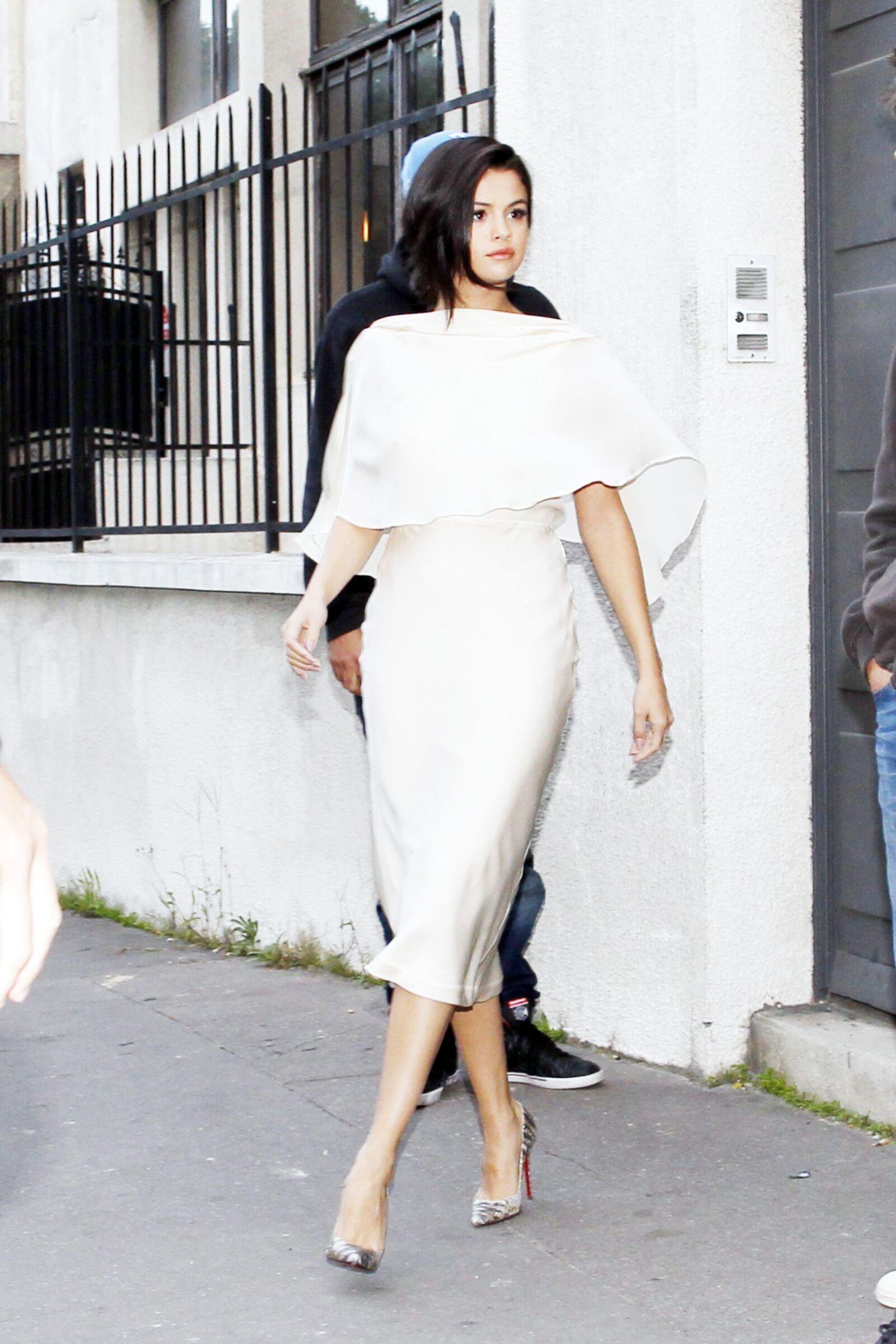 Selena Gomez - Candids em Paris