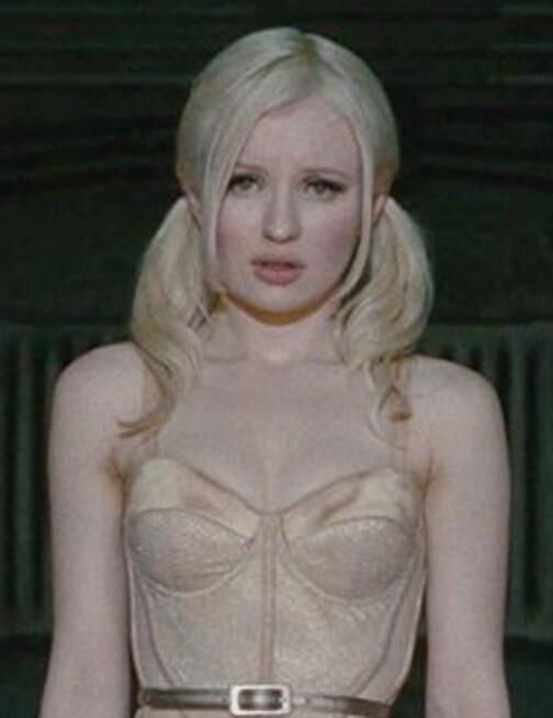 Emily Browning otário Punch