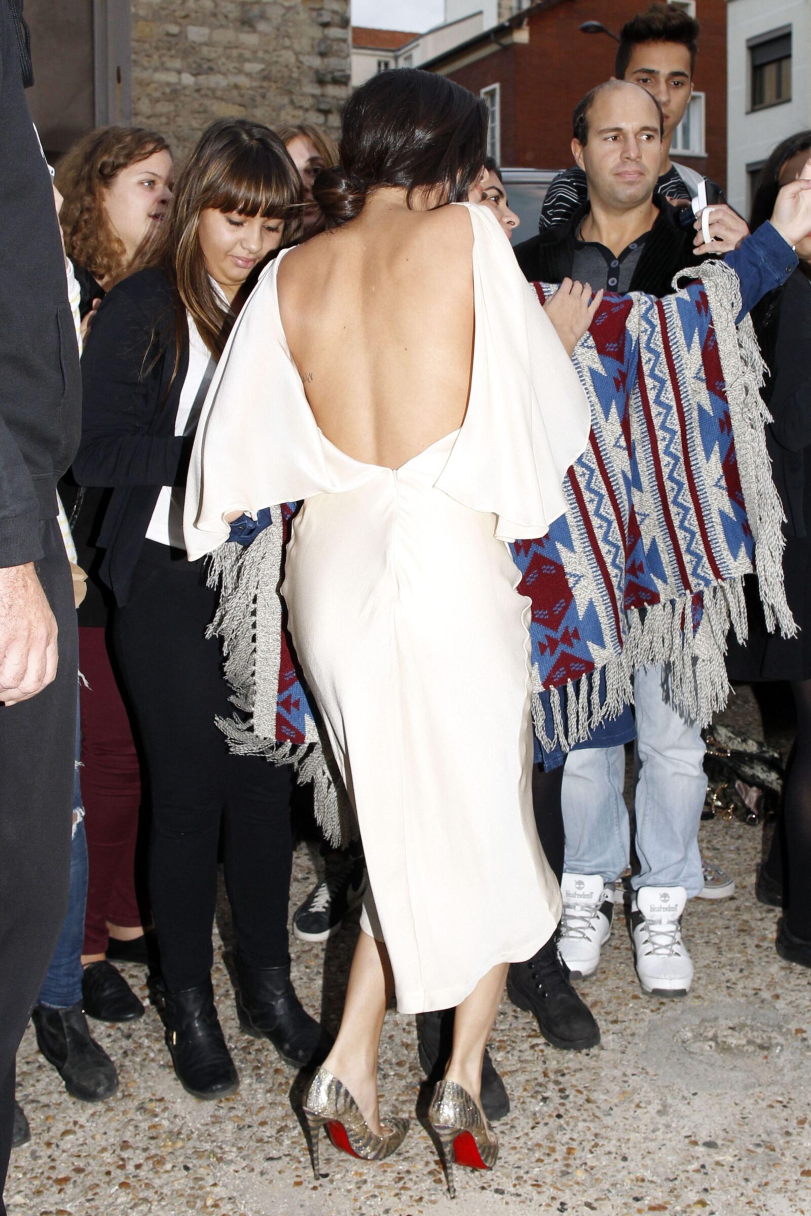 Selena Gomez - Candids em Paris