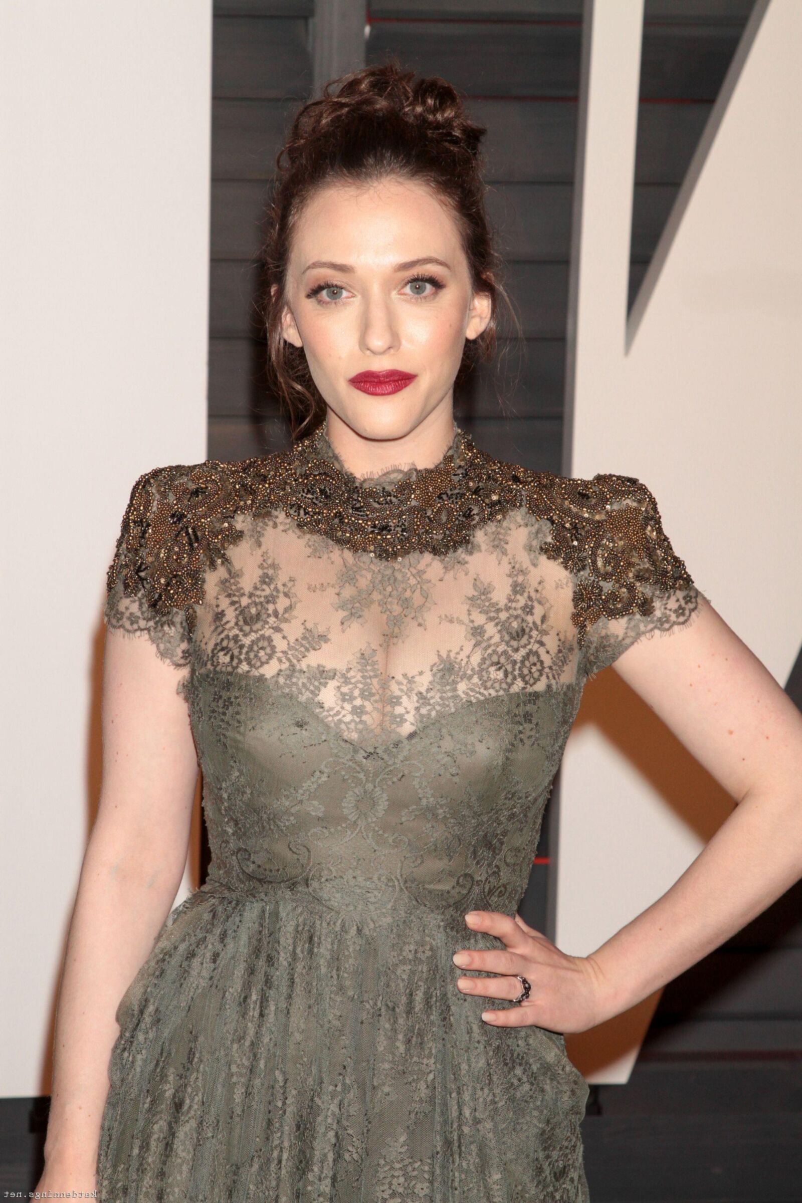 Kat Dennings no Vanity Fair Oscar Party