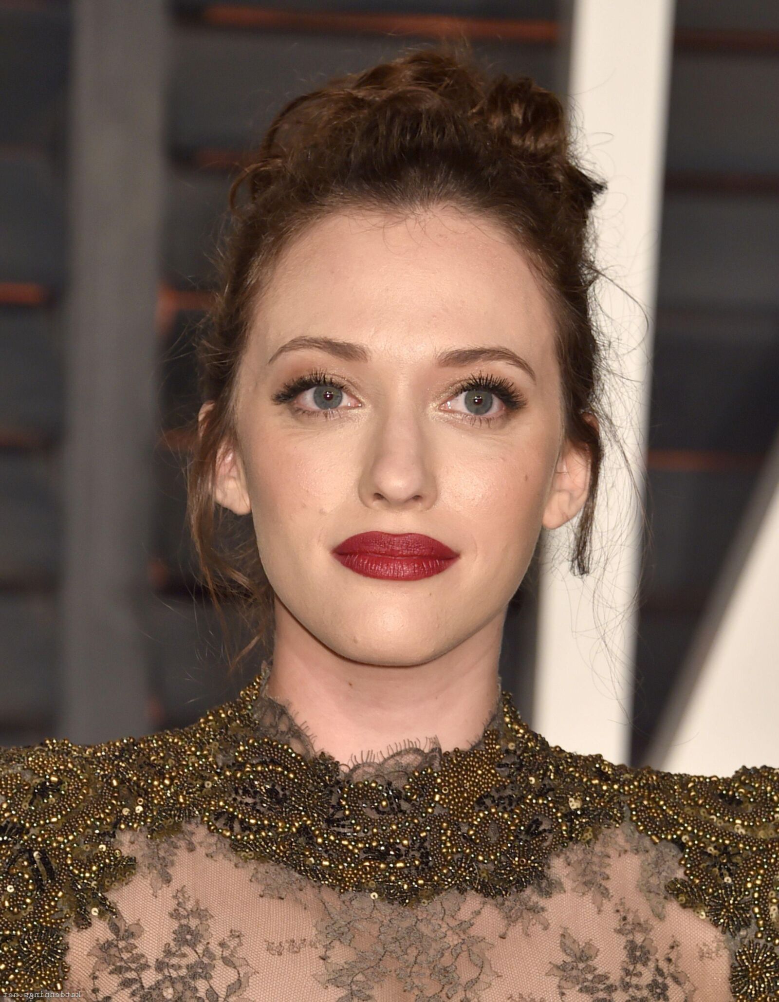 Kat Dennings no Vanity Fair Oscar Party