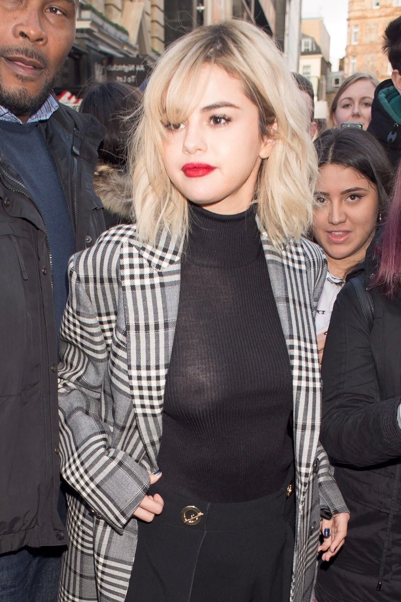 Selena Gomez - Surenta Seja através de Candids em Londres