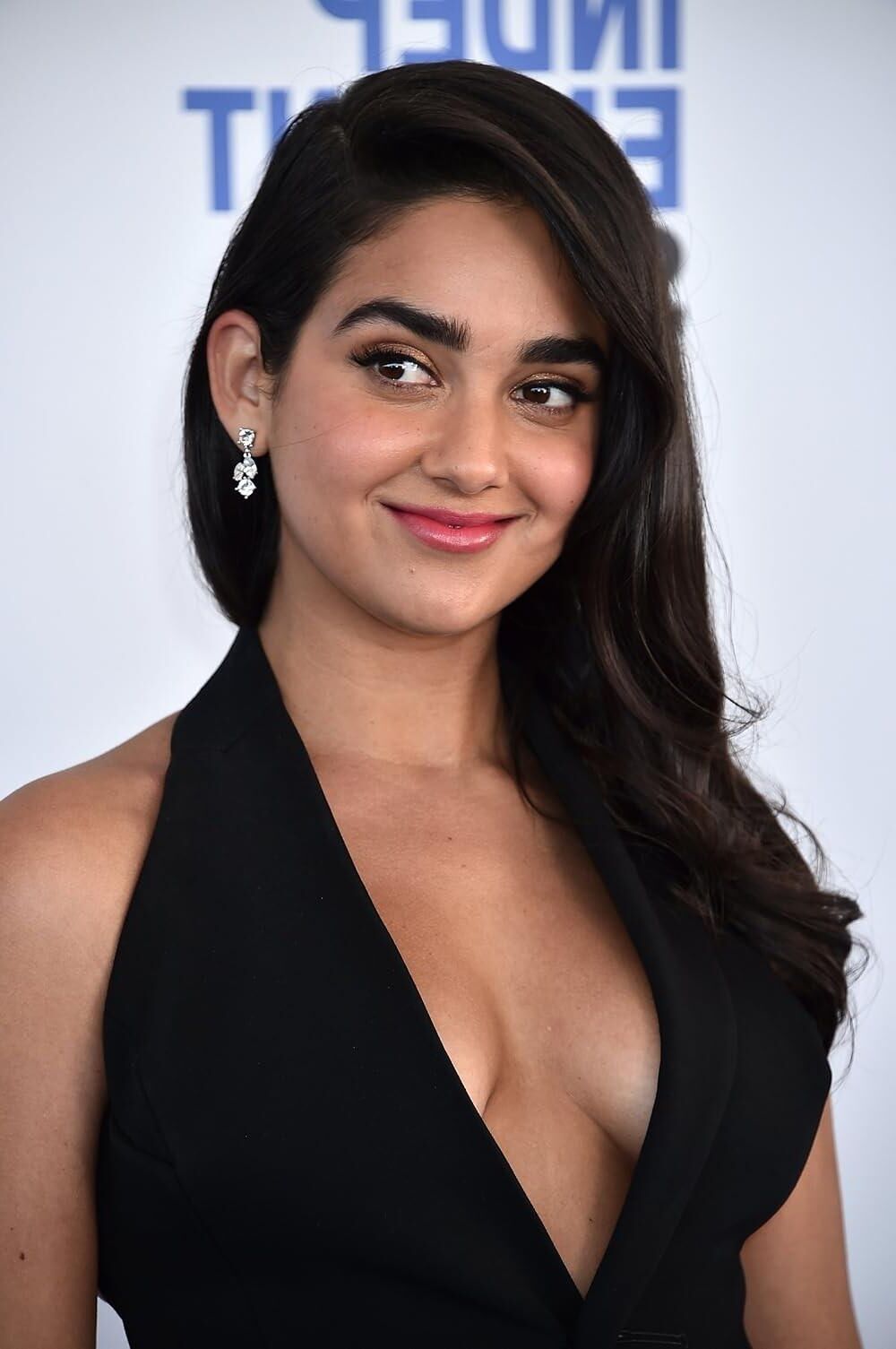 Celebridades impecáveis ​​Geraldine Viswanathan