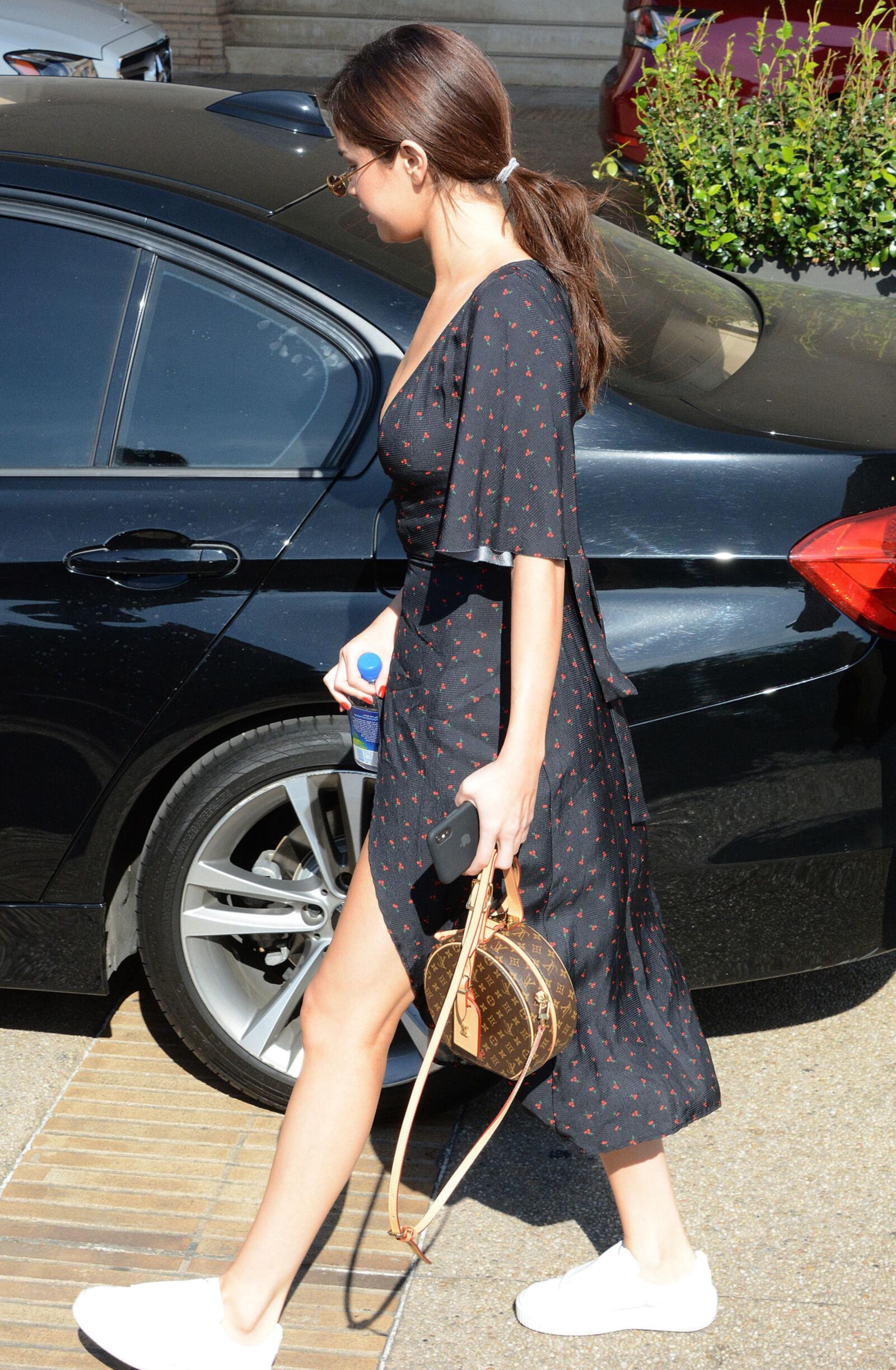 Selena Gomez - Candids em Beverly Hills