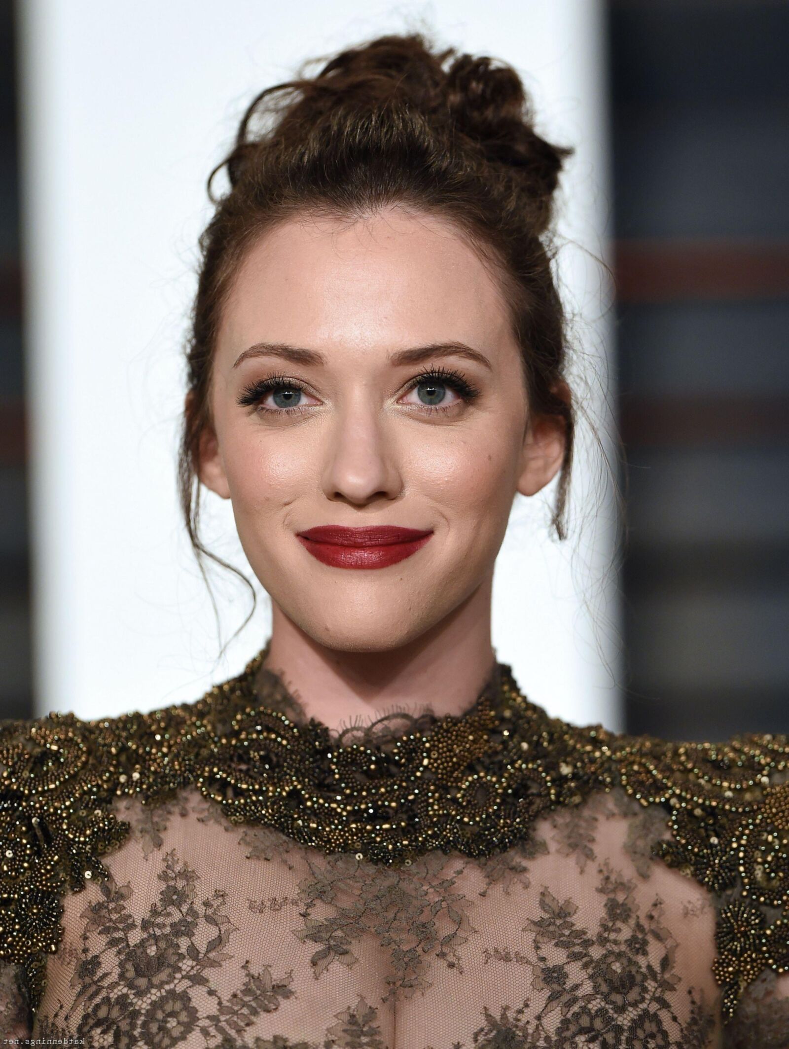 Kat Dennings no Vanity Fair Oscar Party