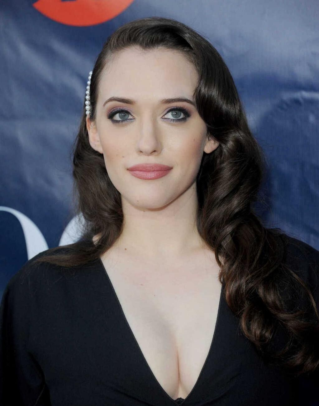 Kat Dennings – CBS, CW And Showtime Summer 