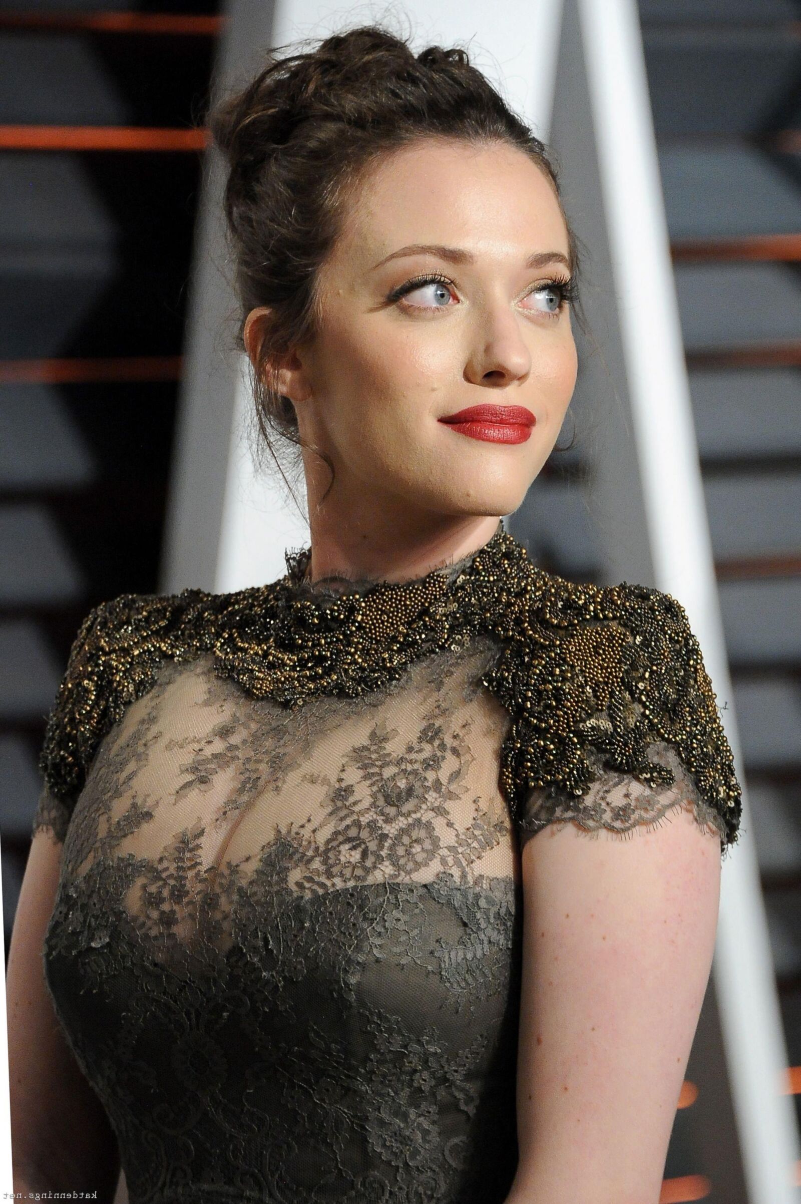 Kat Dennings no Vanity Fair Oscar Party