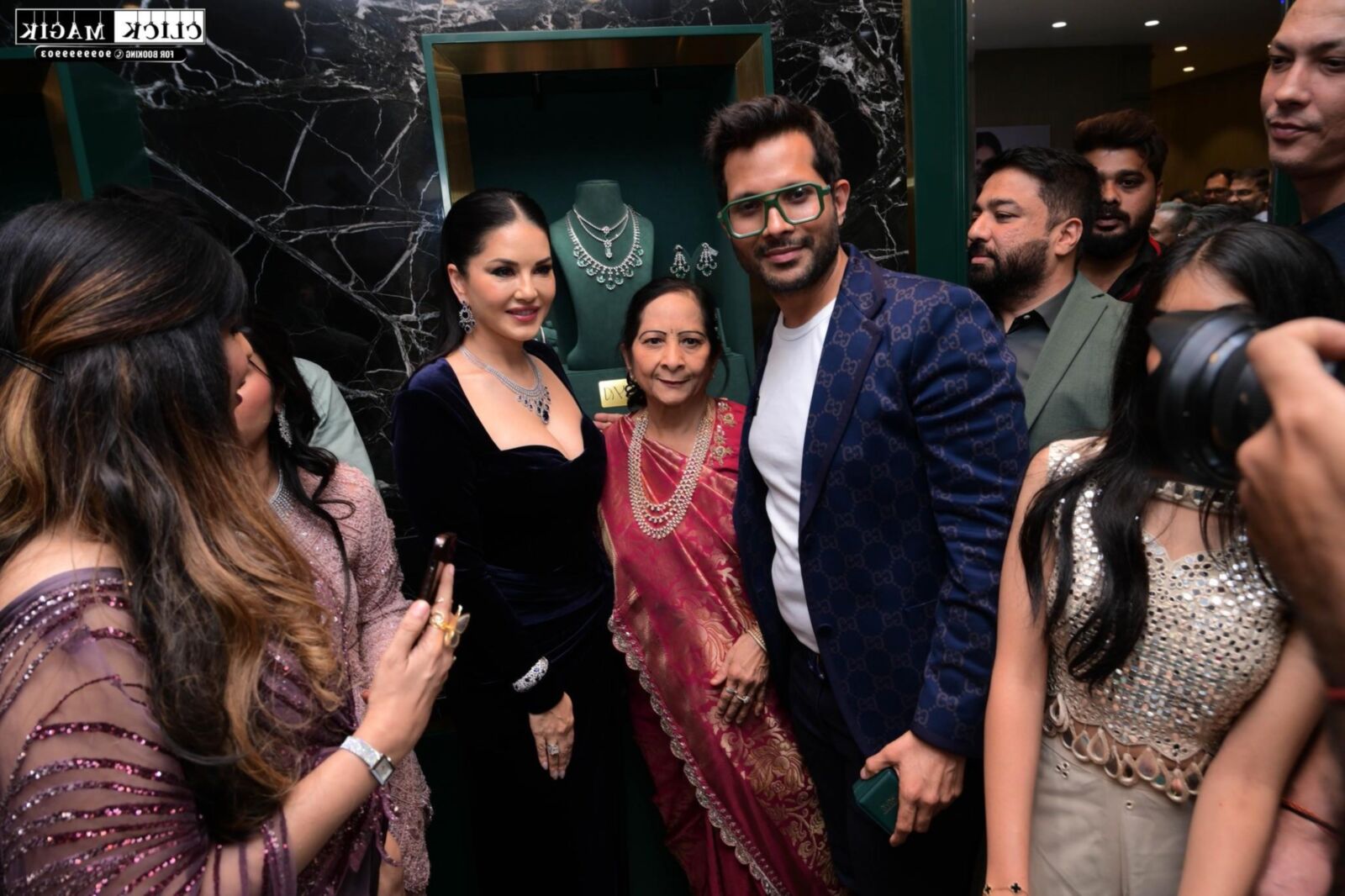 Sunny Leone Grand inauguração de Gupta Gold Hyderabad DEC