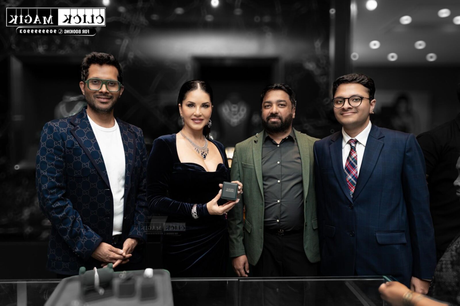 Sunny Leone Grand inauguração de Gupta Gold Hyderabad DEC