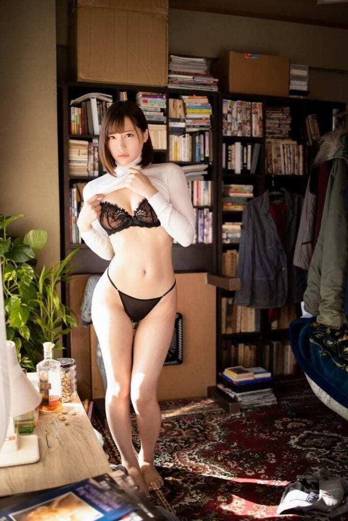 Airi Suzumura Prestige (Pose Mensaje)