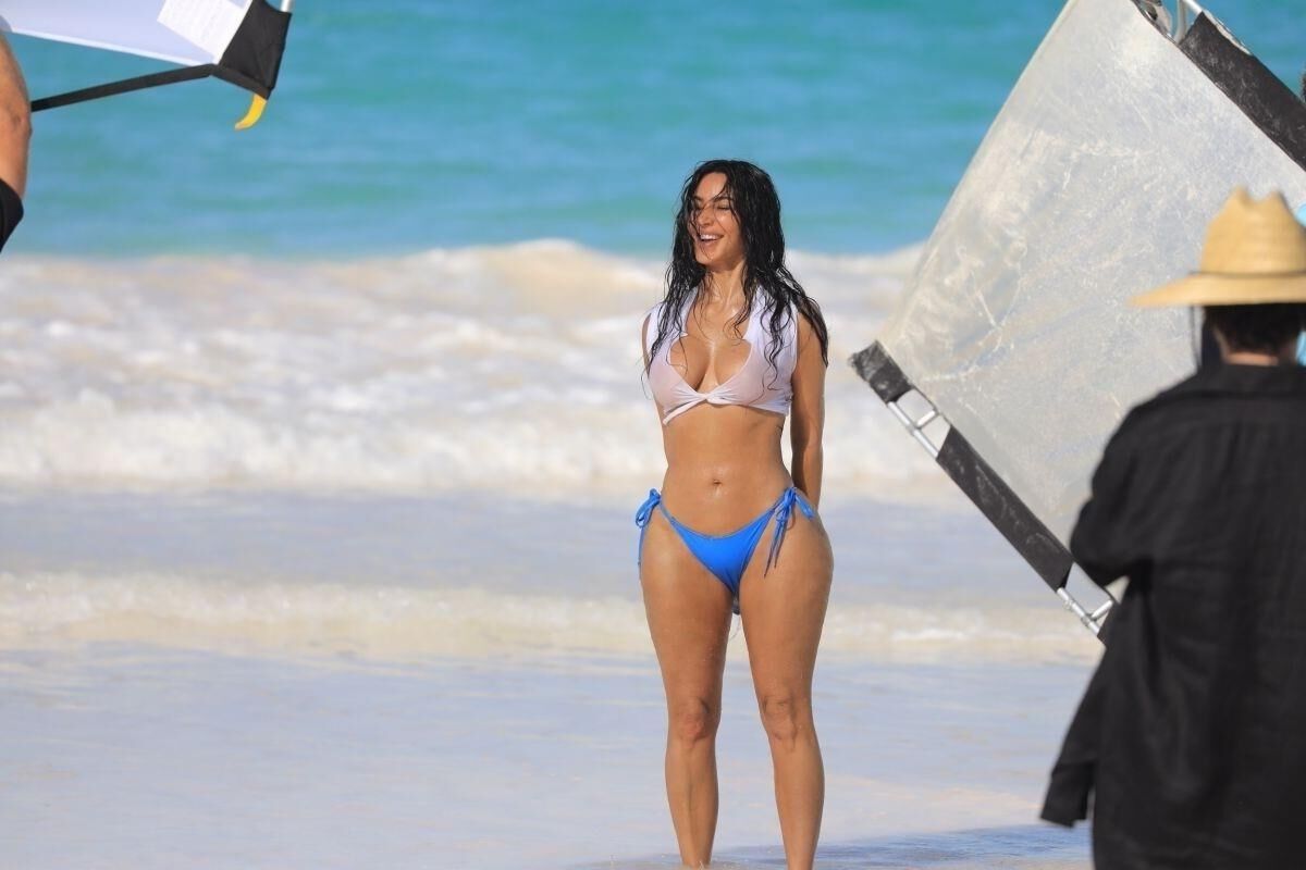 Kim Kardashian in Bikini auf einem Fotoshooting in Los Angeles