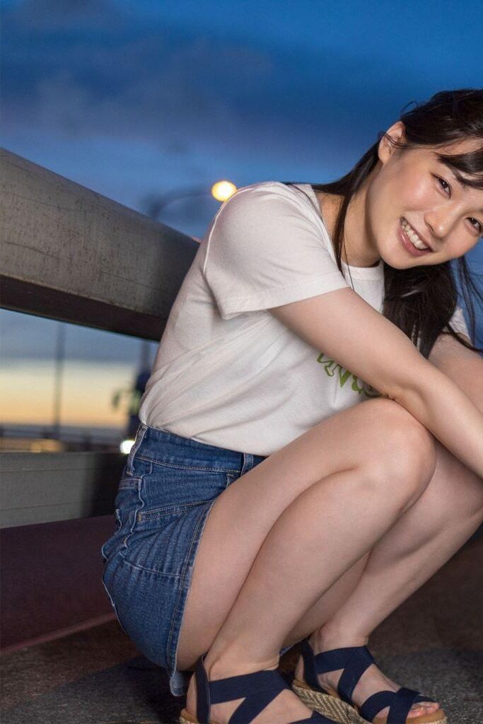 Airi Suzumura Photobook Okinawa Foto No. Red Temptation