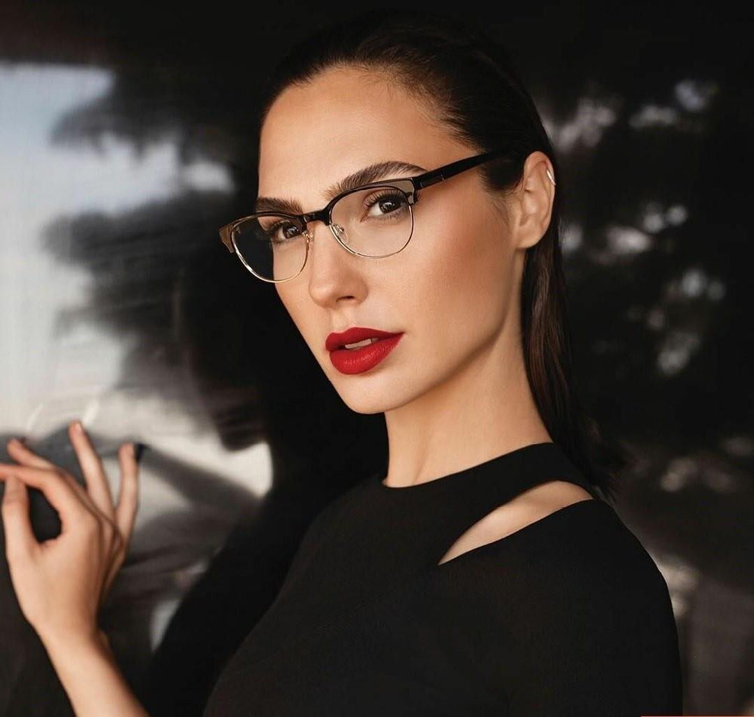 Gal Gadot Red Lips