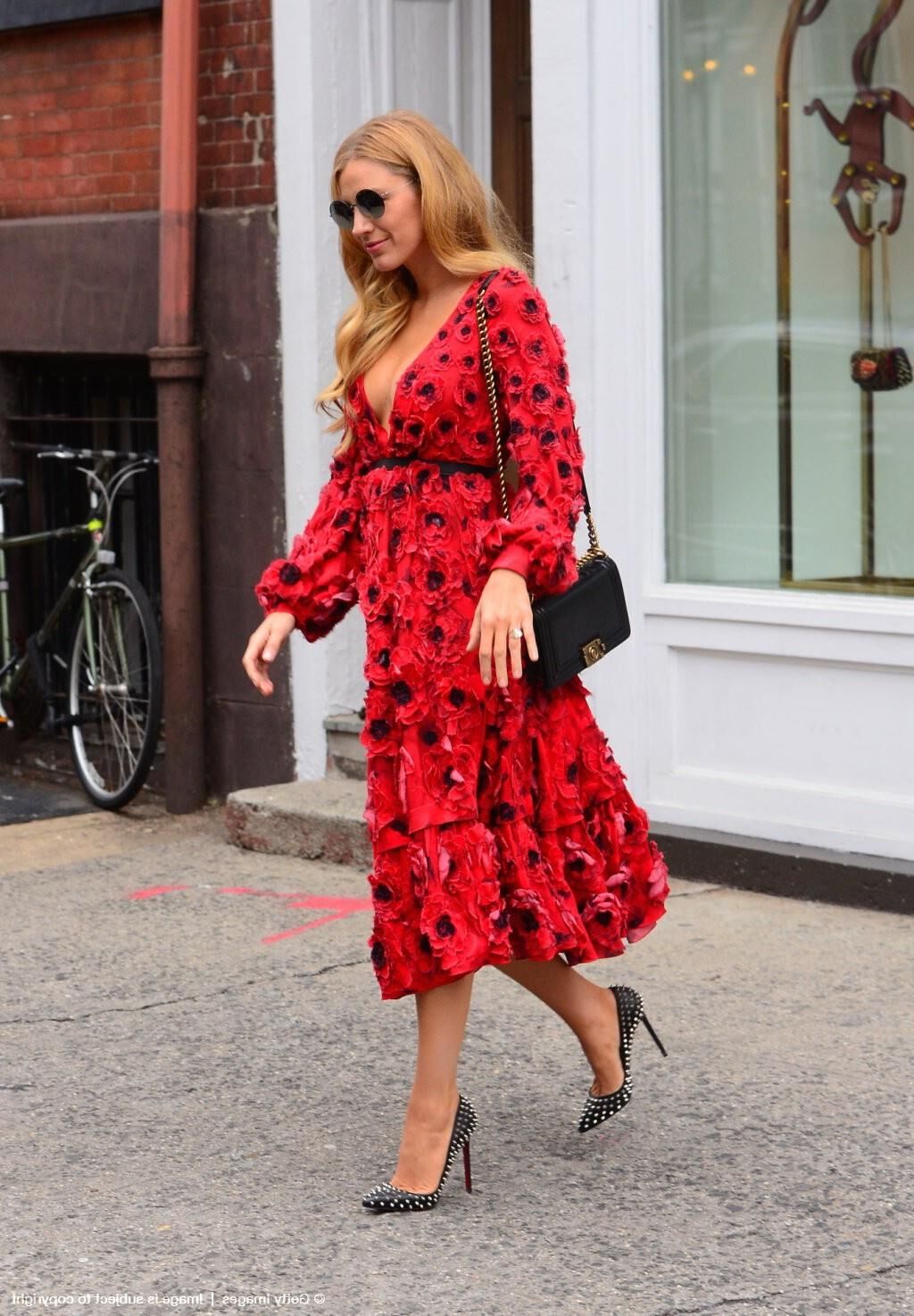 Blake Lively Style - deixando seu hotel e comprando em novo