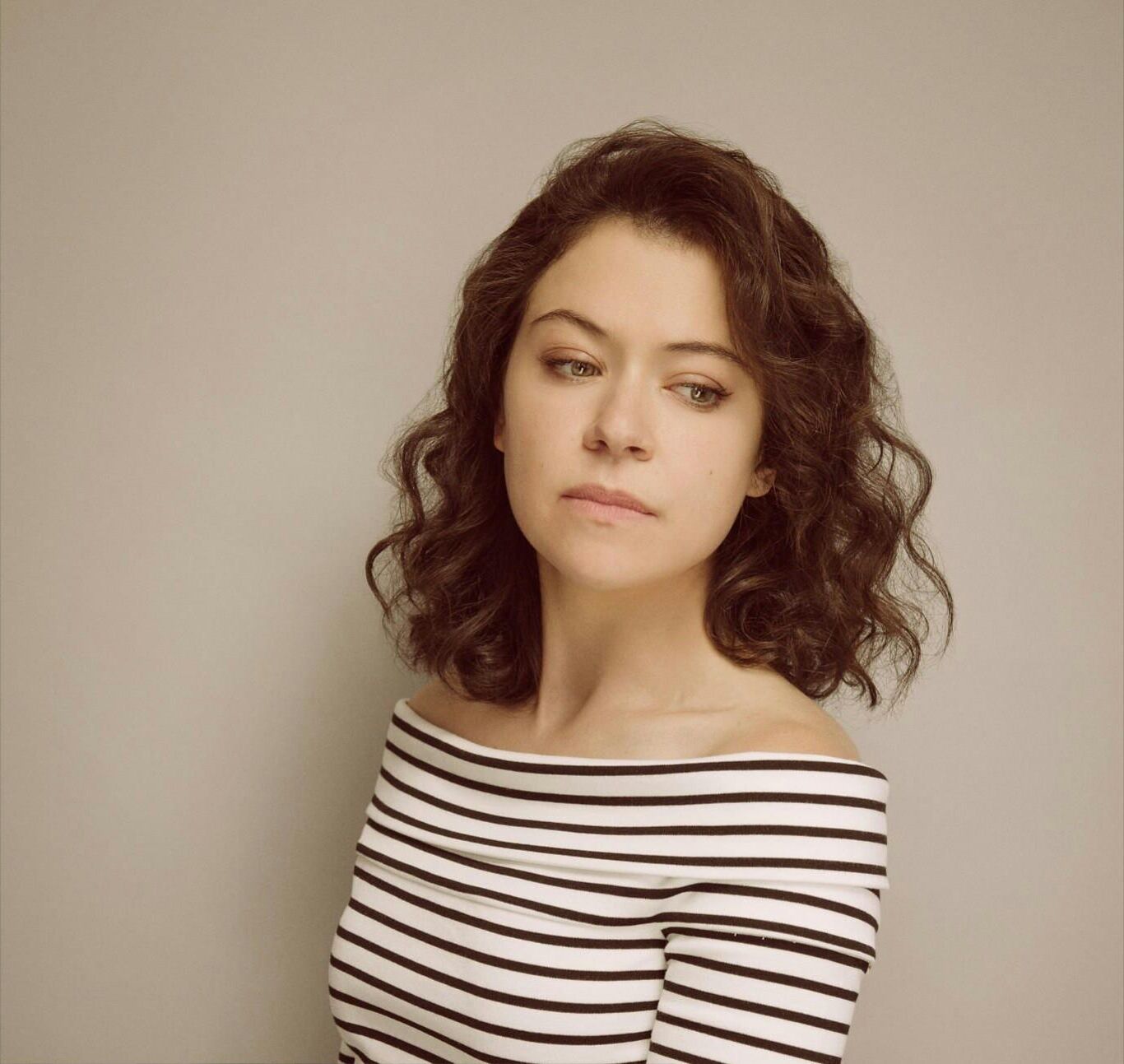 Tatiana Maslany tan sexy