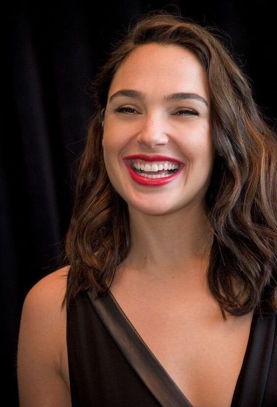 Gal Gadot Red Lips