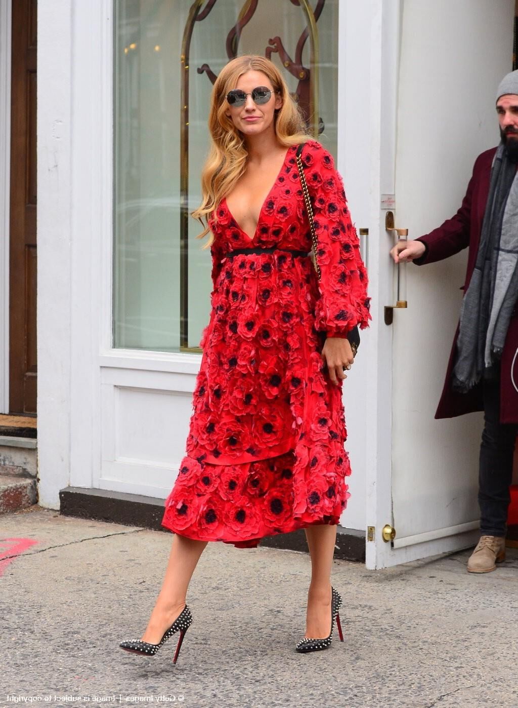 Blake Lively Style - deixando seu hotel e comprando em novo