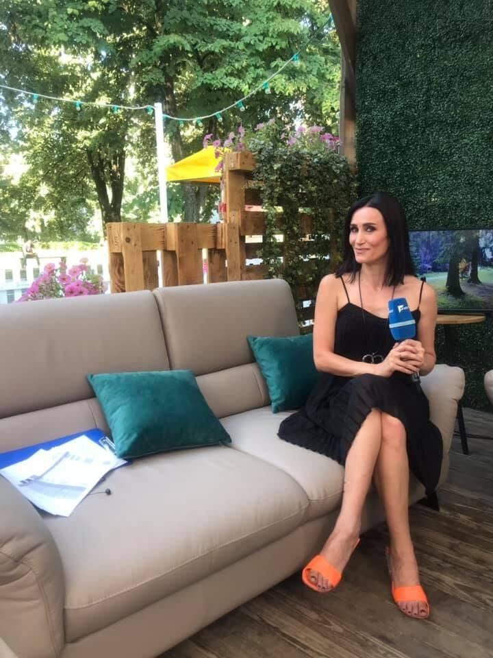 Presentadora de belleza y televisión de Bosnian Vanja Semic