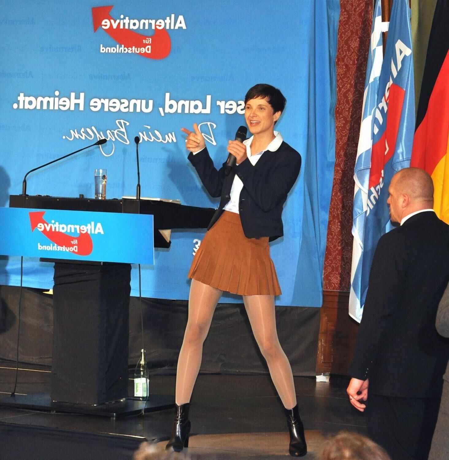 Ai Frauke Petry em Nylons