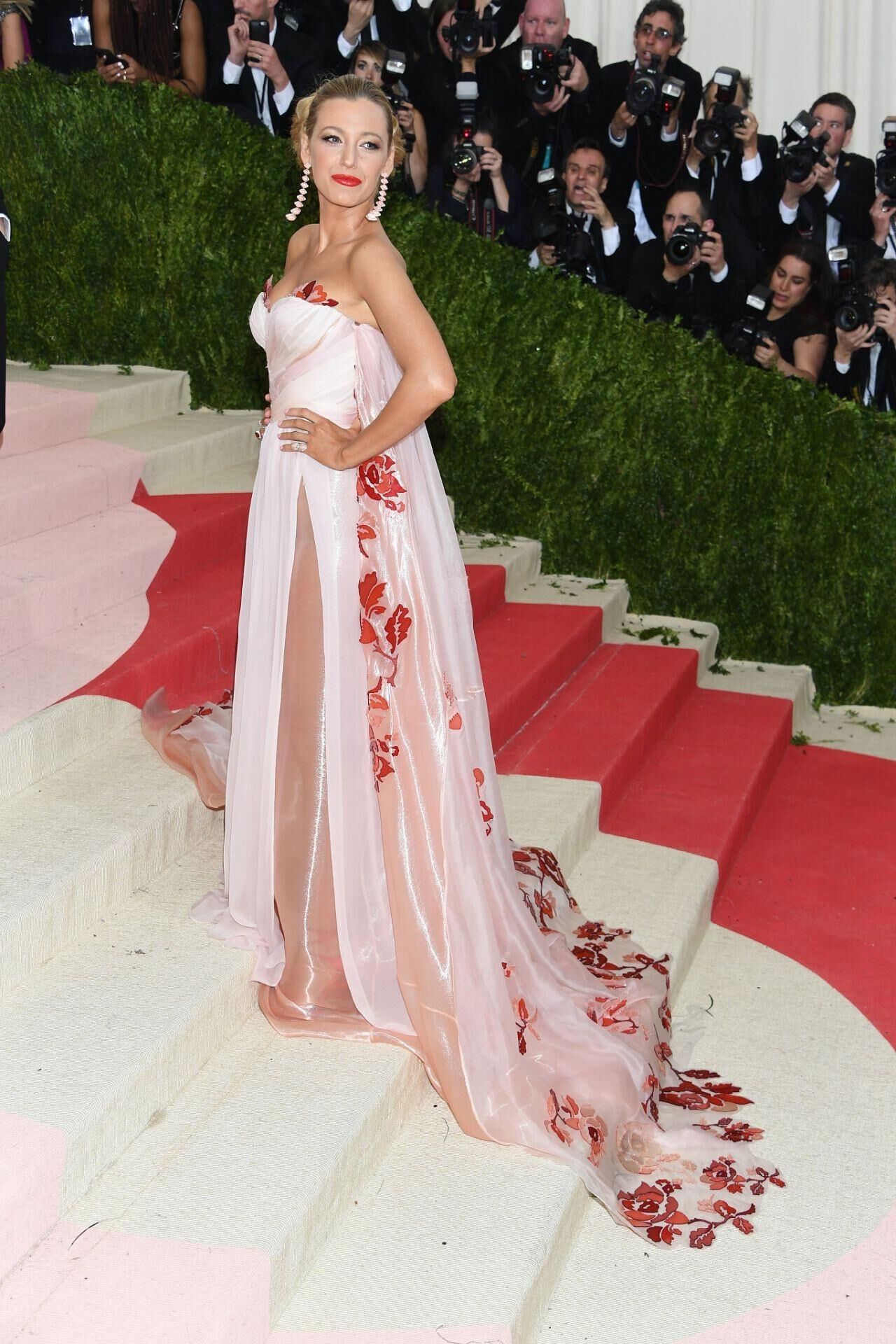 Blake Lively - Gala do Instituto de Costume Met