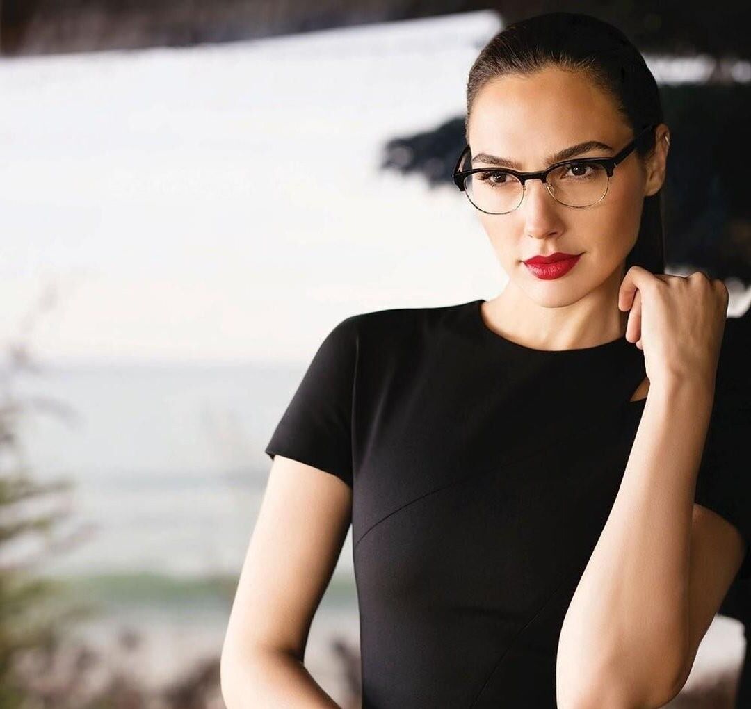 Gal Gadot Red Lips