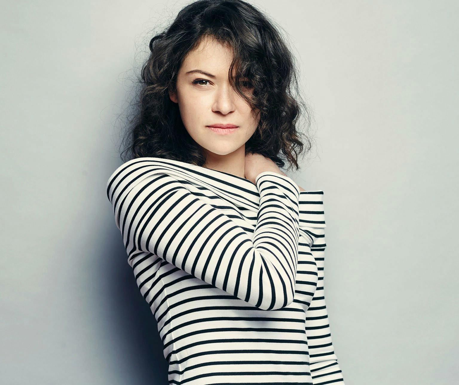 Tatiana Maslany tan sexy