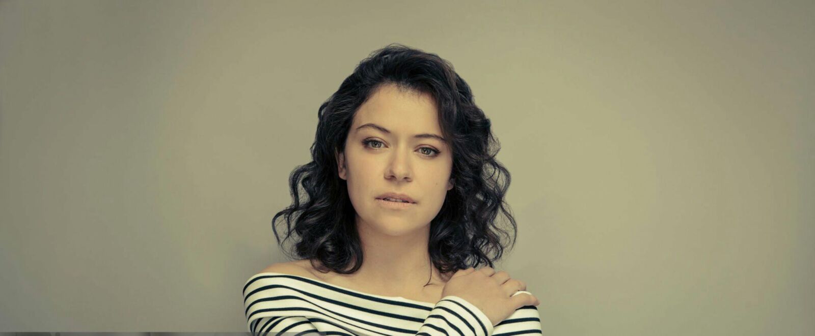 Tatiana Maslany tan sexy