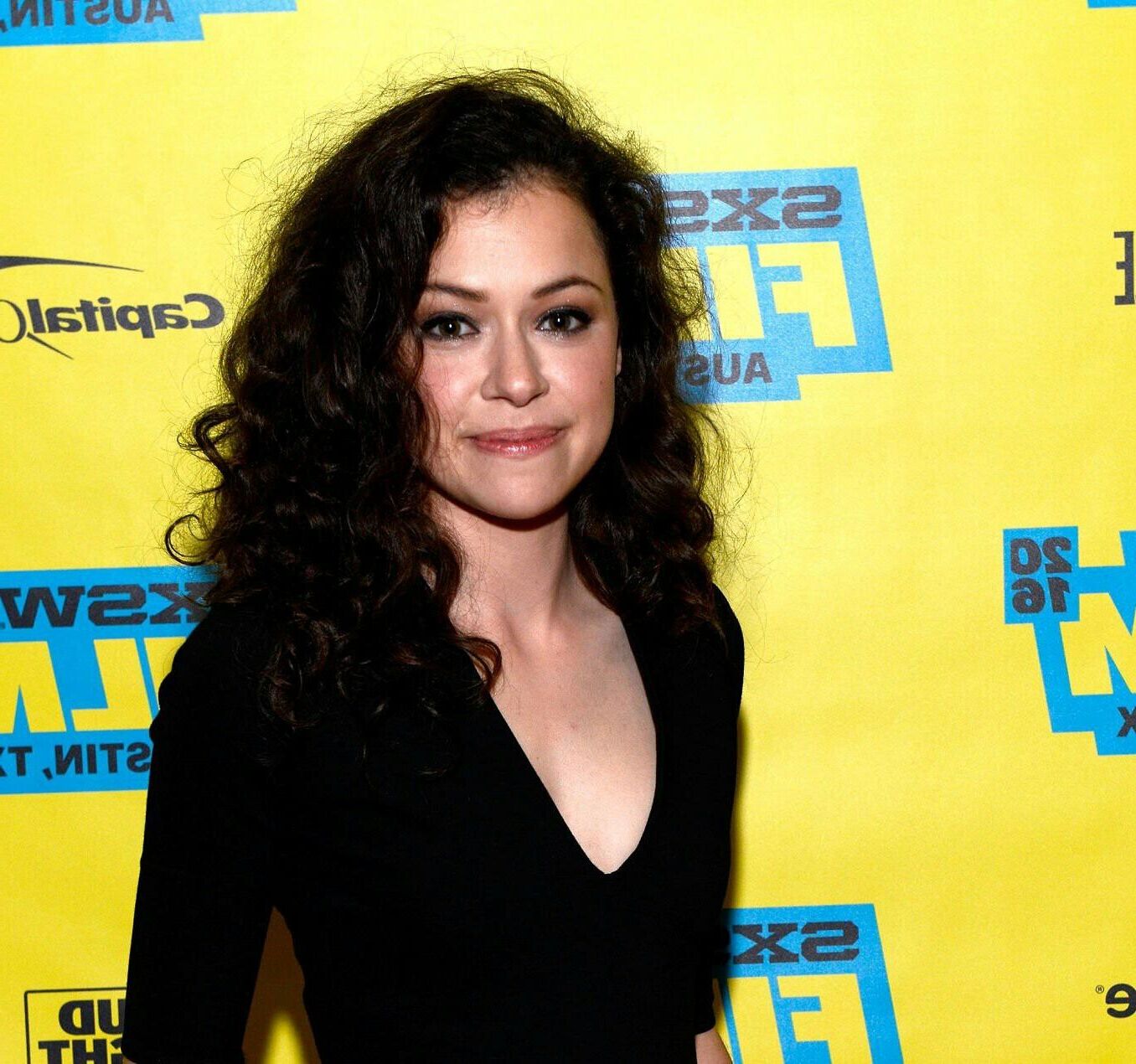 Tatiana Maslany tan sexy