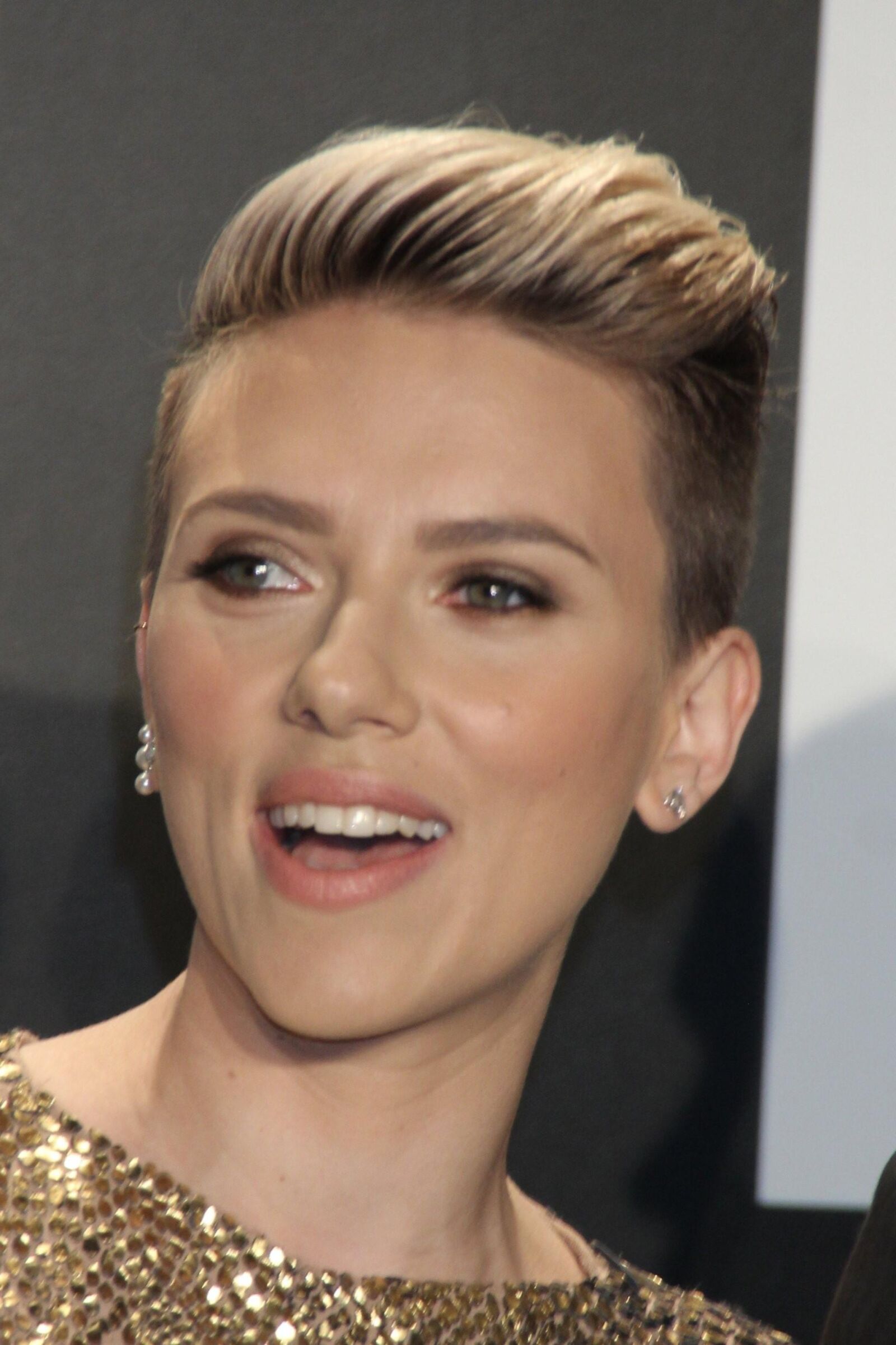 Scarlett Johansson - Tom Ford Autumn/Winter Womenswea