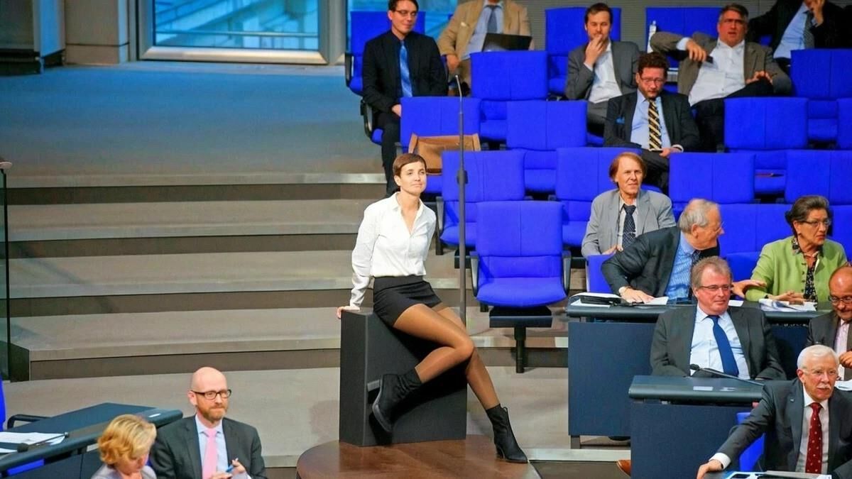 Ai Frauke Petry em Nylons