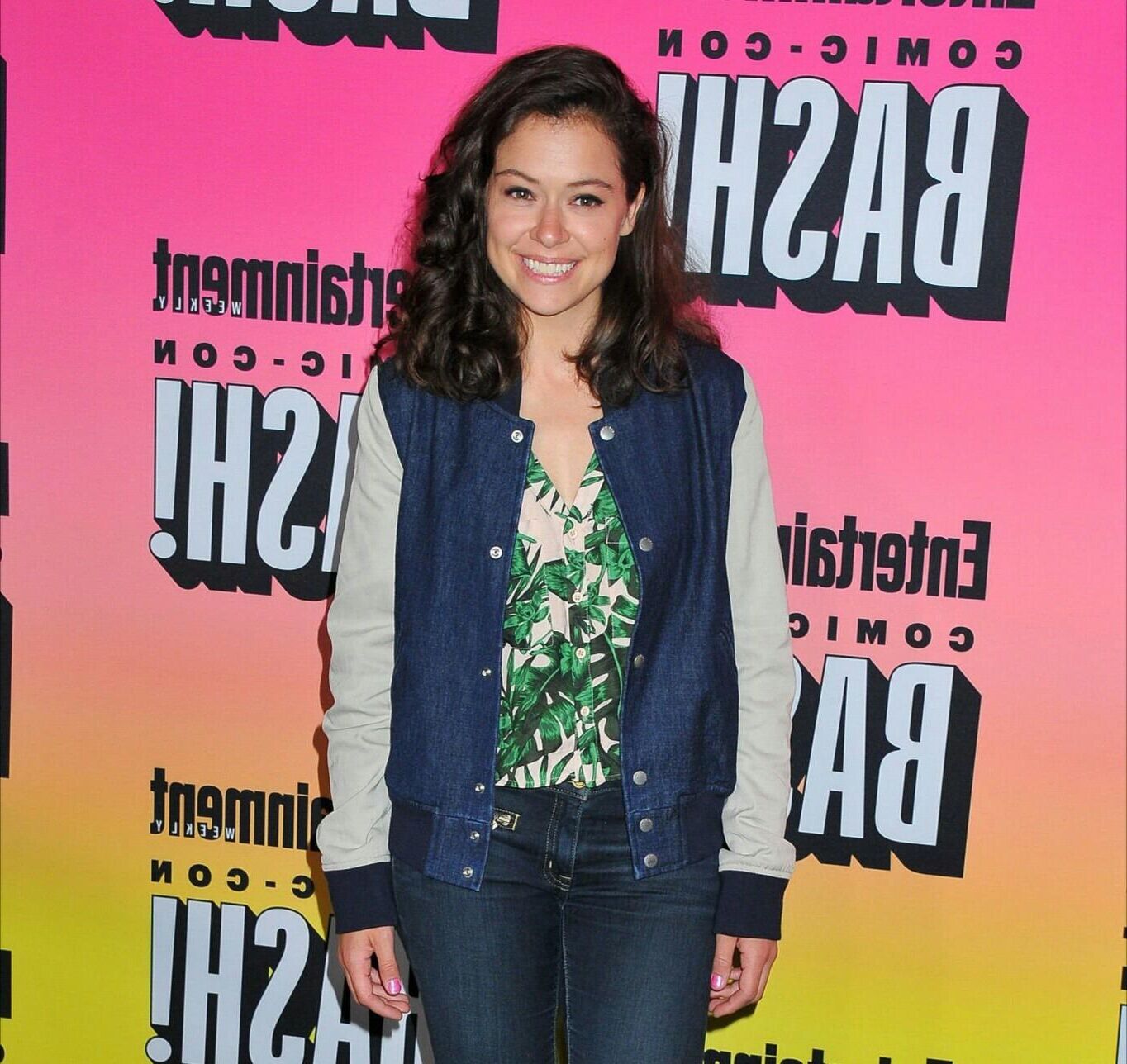 Tatiana Maslany tan sexy