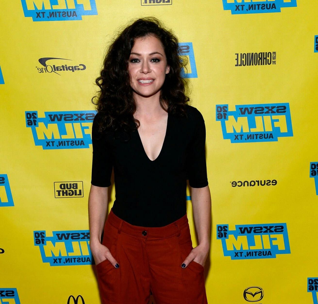 Tatiana Maslany tan sexy