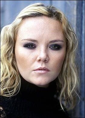 Anos de EastEnders Babes. Charile Brooks (Janine)