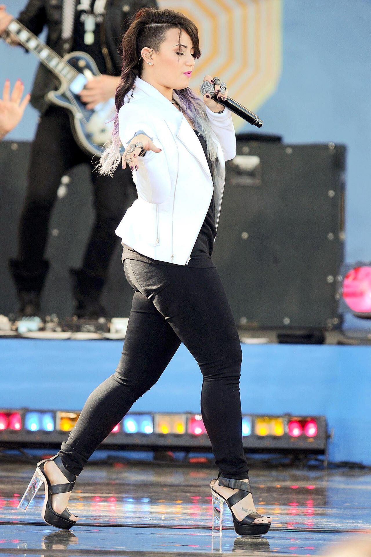 Demi Lovato Performing on ‘Good Morning America’ in 