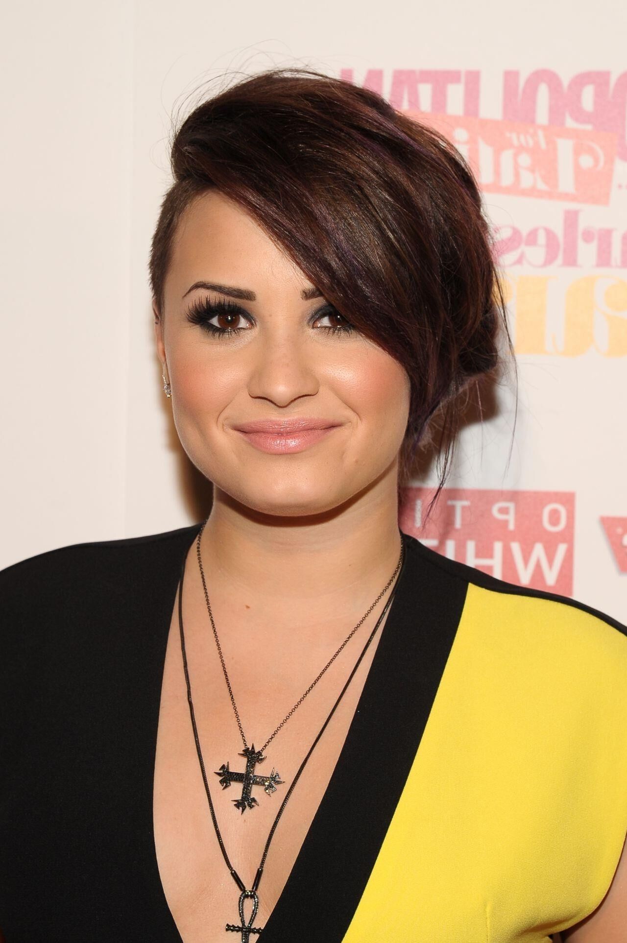 Demi Lovato - Awards Cosmopolitan Fun, Fearless Latina