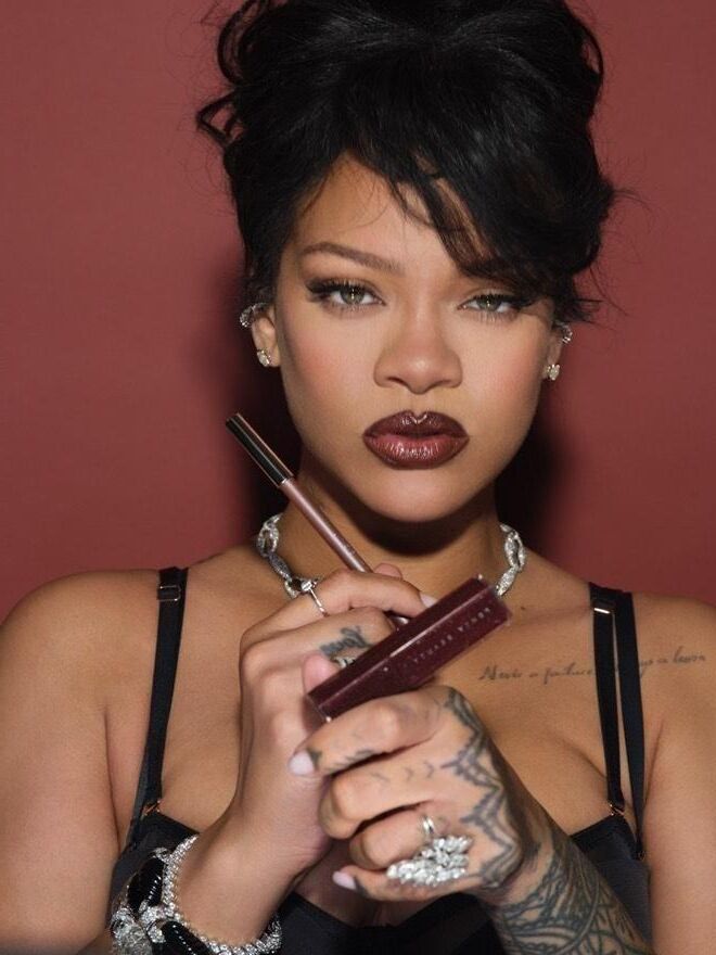 Rihanna Harper's Bazaar uns die Legacy -Ausgabe Extras