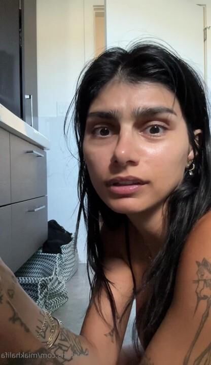 Album de Mia Khalifa