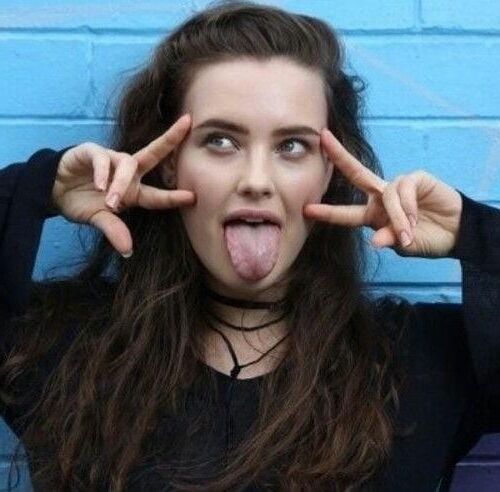 Katherine Langford 